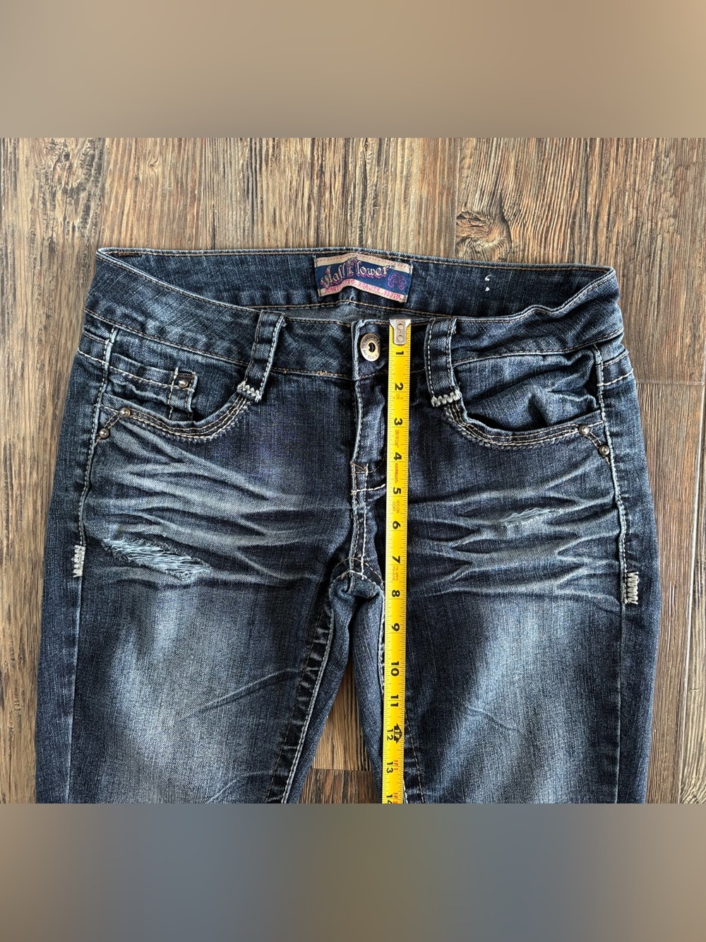 Wallflower Low-Rise Skinny Jeans Womens Jrs 7 Distressed Blue Denim Embroidered - Picture 7 of 11